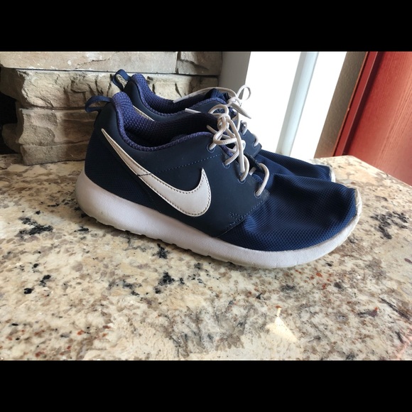 nike roshe navy blue